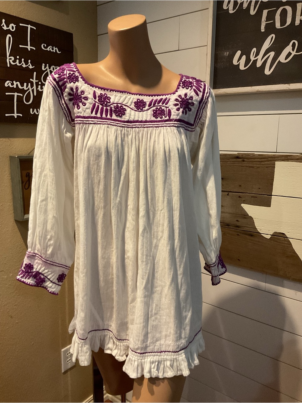 Women’s White 3/4 Sleeve Dress or Tunic Purple Floral Embroidery Size XL EUC